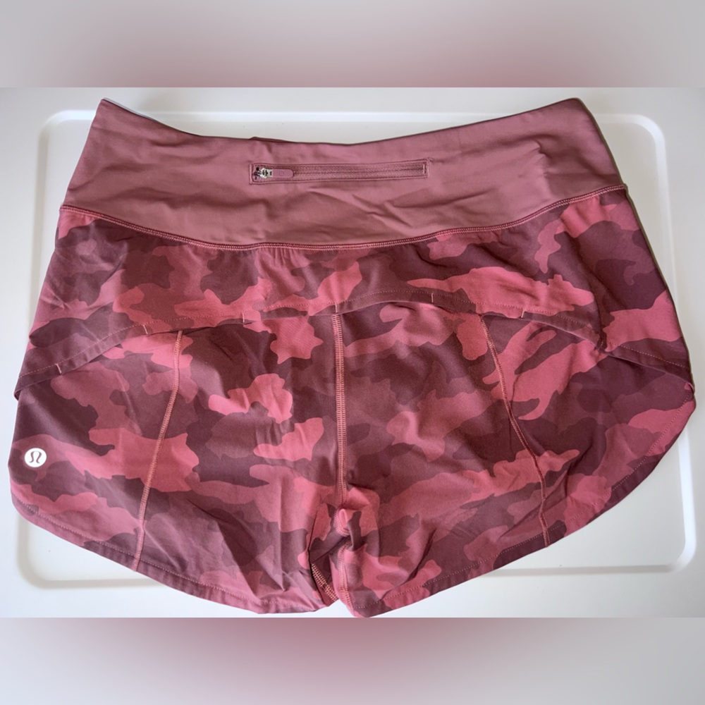 Lulu Lemon SZ 8 Speed Up Short